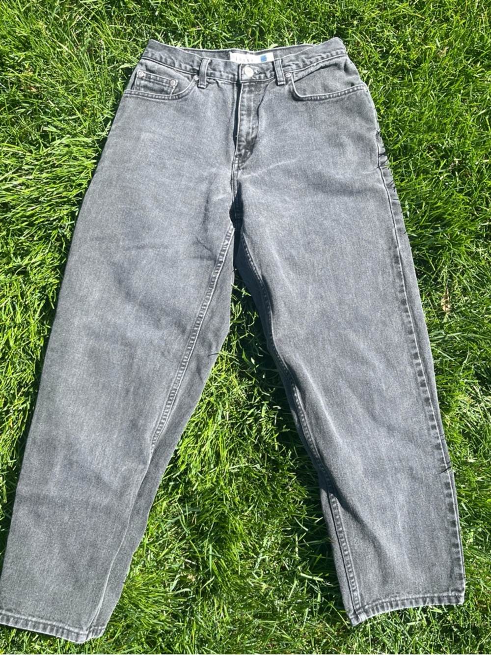 Women’s High-Rise black faded jeans